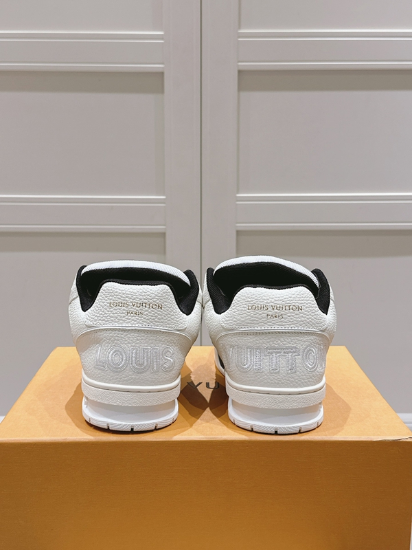 ルイヴィトン靴着用イメージ